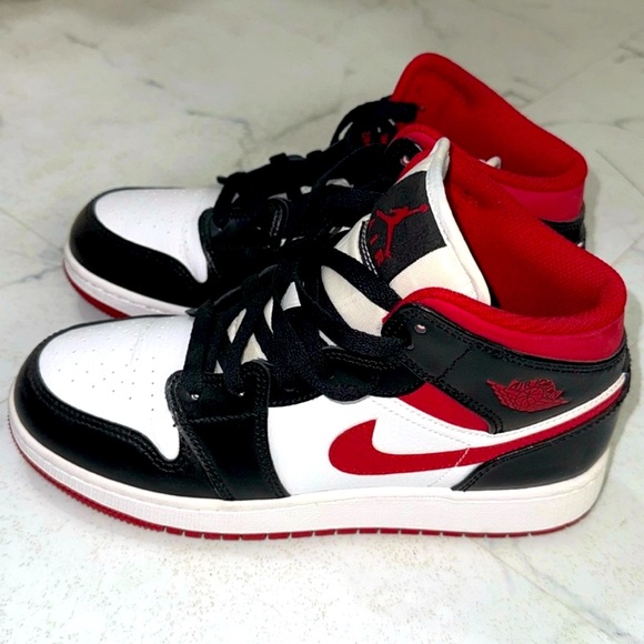Air Jordan mid 1 - Picture 1 of 2